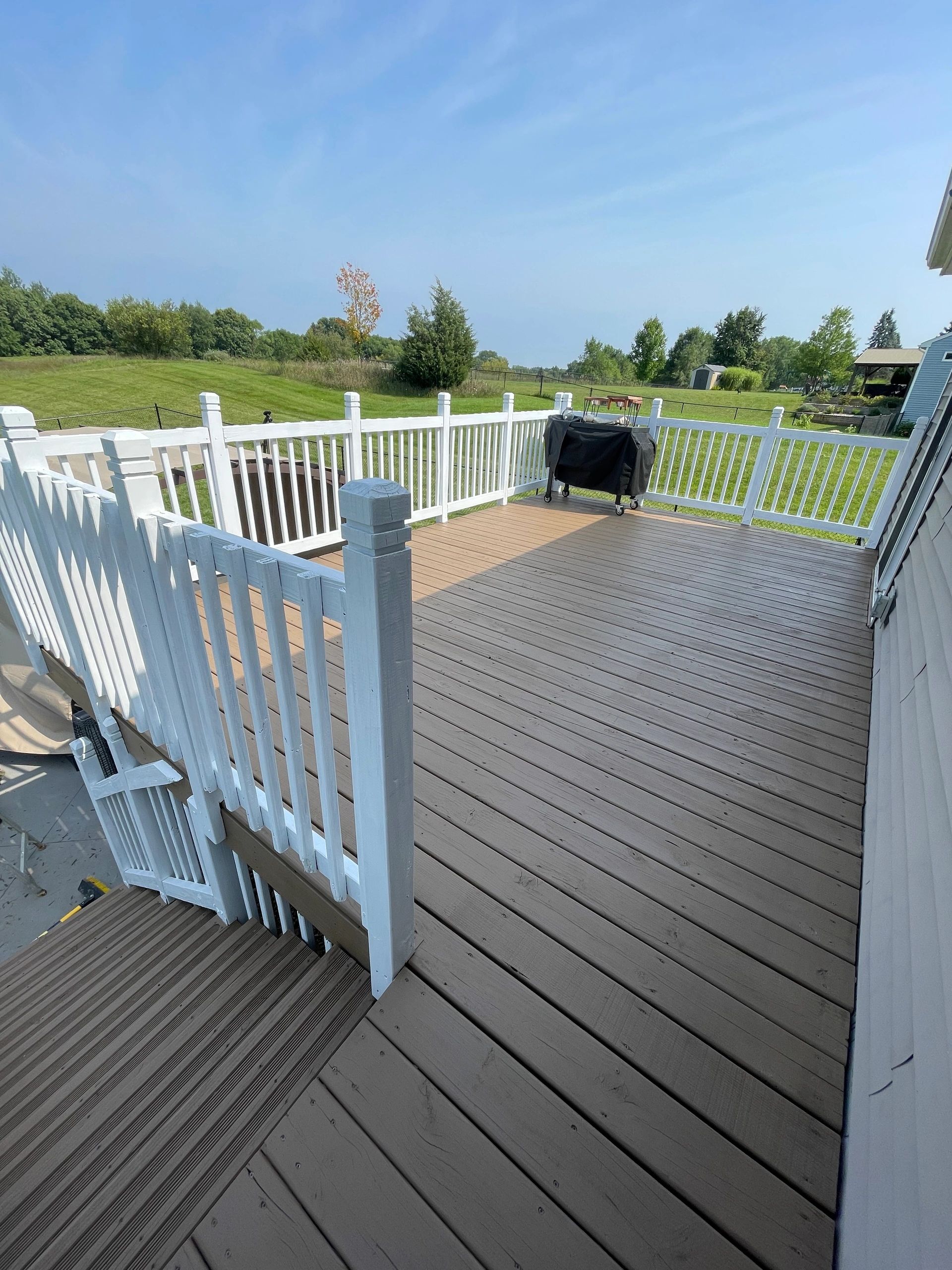 Residential deck refinishing project